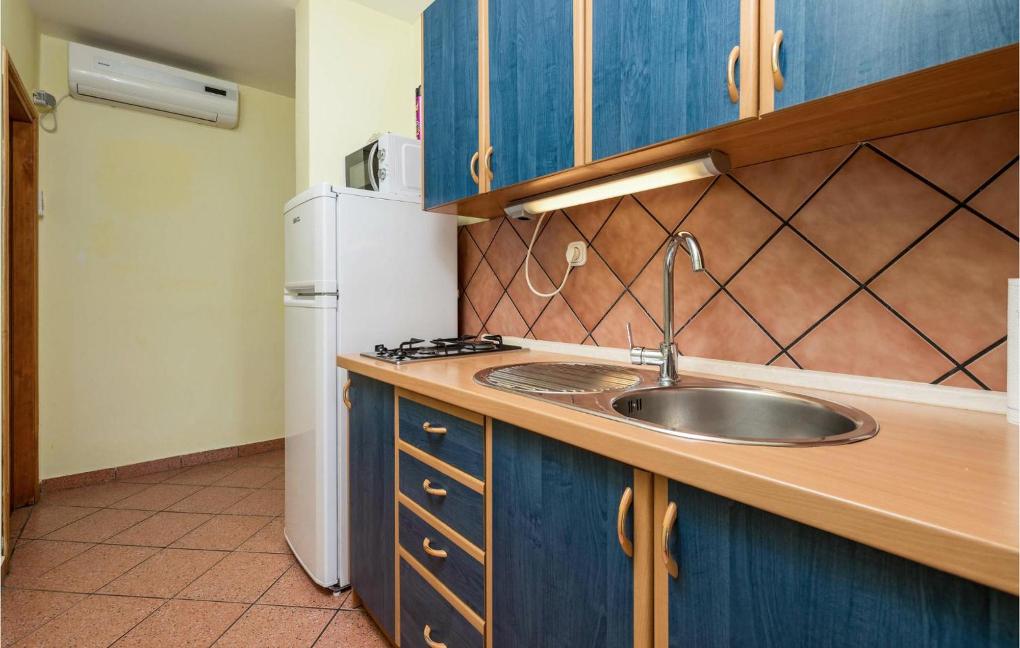 Pet Friendly Apartment In Stara Novalja With Wifi Exterior foto